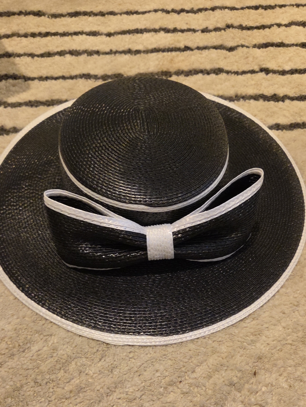 Lord & Taylor Black Straw Sun Hat with White Trim and Bow Accent
